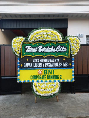 Papan Bunga Duka di Kawangkoan Barat