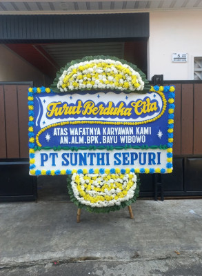 Papan Bunga Duka di Kawangkoan Barat